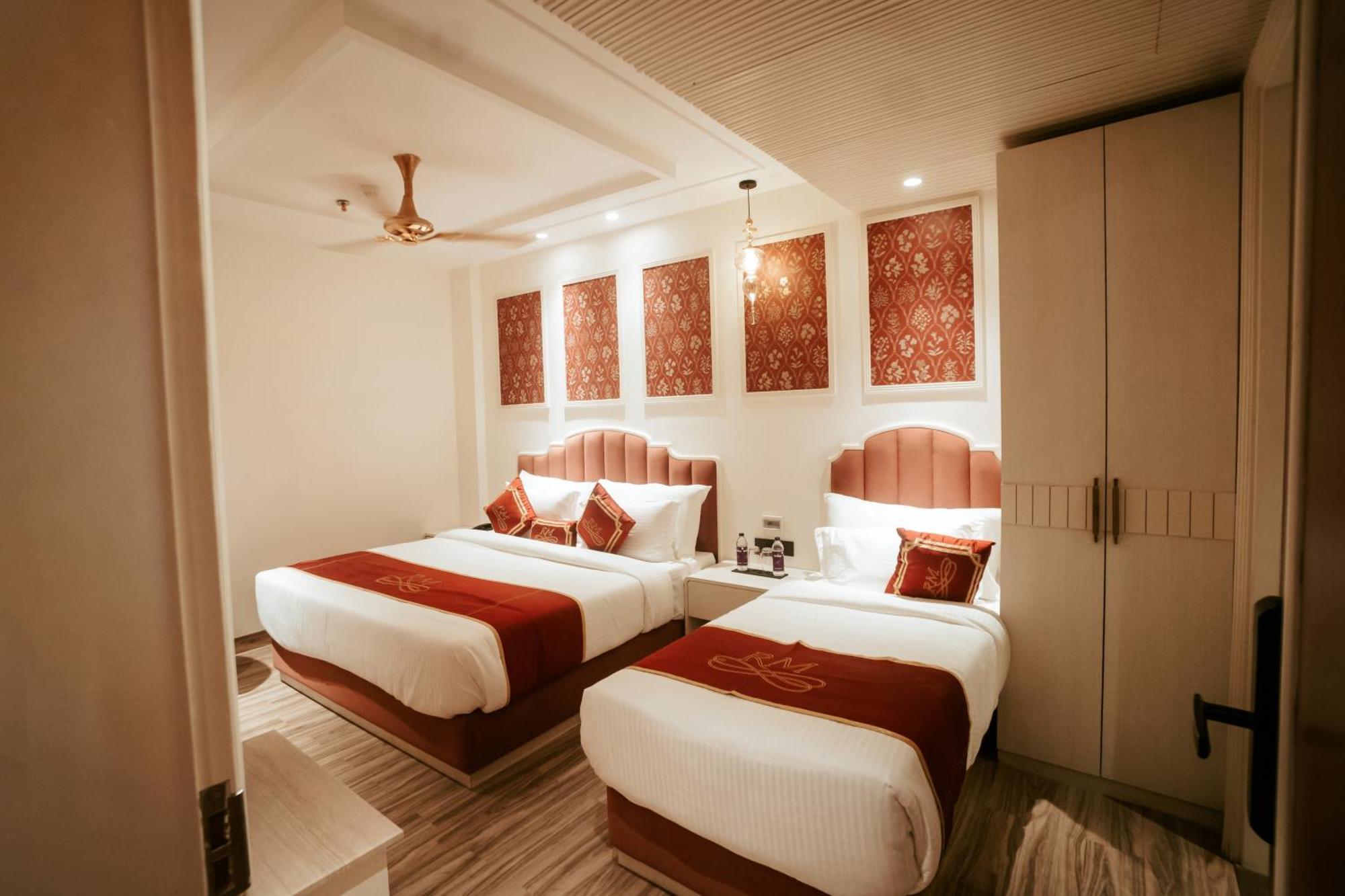 Stamps Red Martin By Eight Continents - 70 Steps From Golden Temple Hotel Amritsar Exterior foto